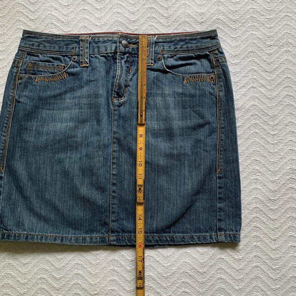 Tommy Hilfiger Blue Denim Mini Skirt Womens Size 8 Zip Fly Y2K Design Classic‎ - Picture 3 of 4